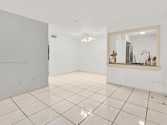 4th image of 2610 W 67th Pl APT 22-14