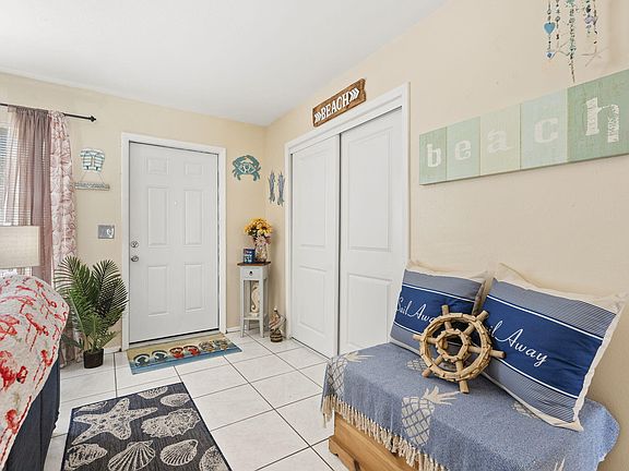 5th image of 651 SW Old Briar Avenue