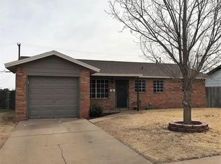 203 Flint Dr, Levelland, TX 79336