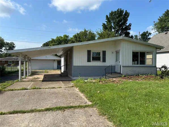 2614 Pine St, Granite City, IL 62040
