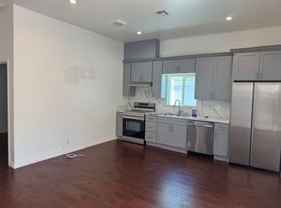 7747 Valmont St, Tujunga, CA 91042