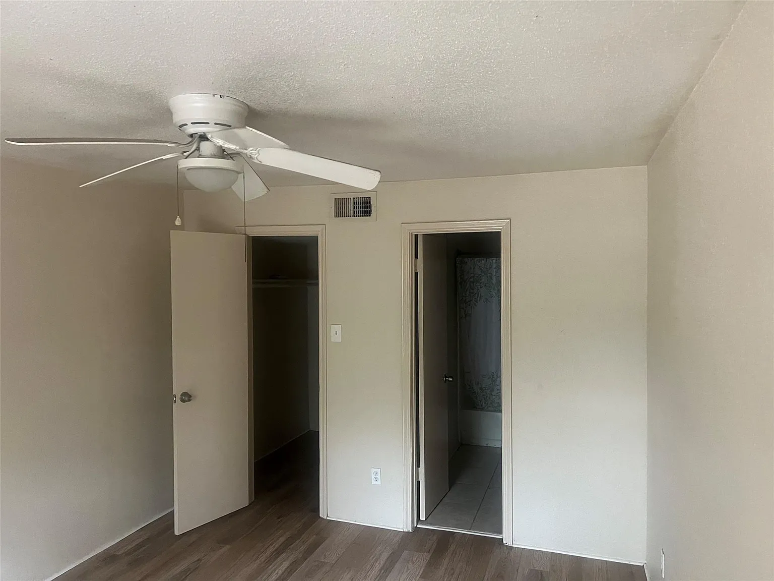 2 bed, 2.0 bath, 1014 sqft, $1,400 — Photo 2