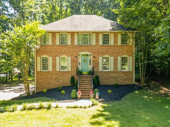 1090 Smoketree Dr, Forest, VA 24551