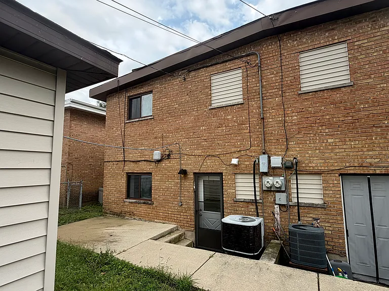 27W106 Cooley Ave — Photo 24
