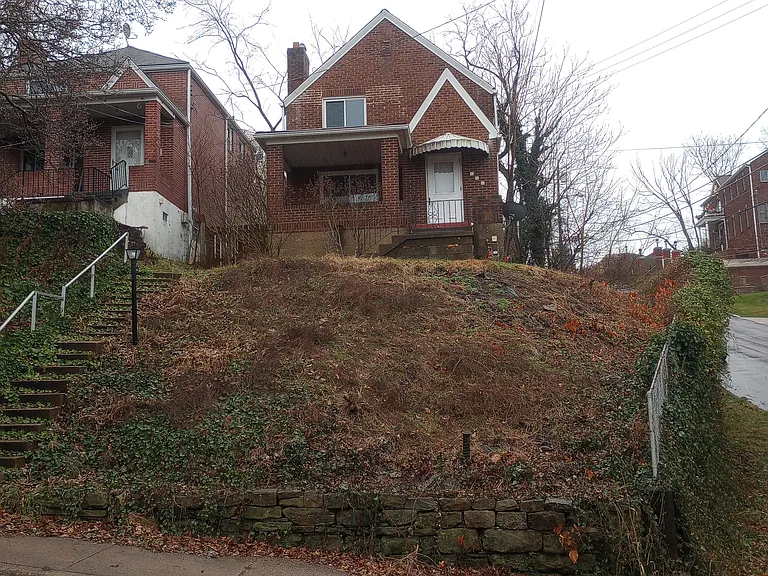 428 Connor St — Photo 1