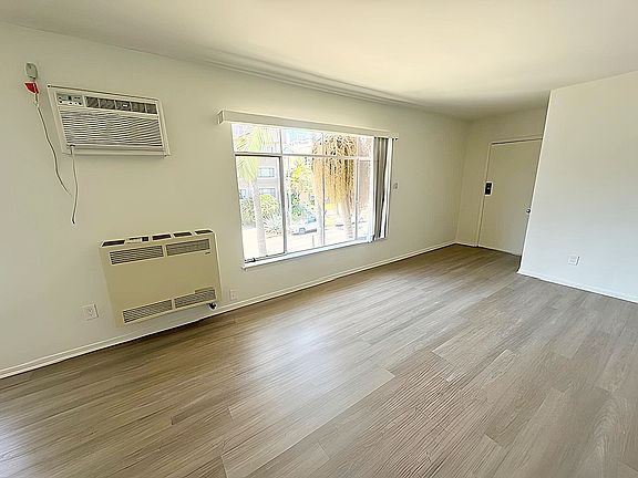 3rd image of 470 S Mariposa Ave APT 9