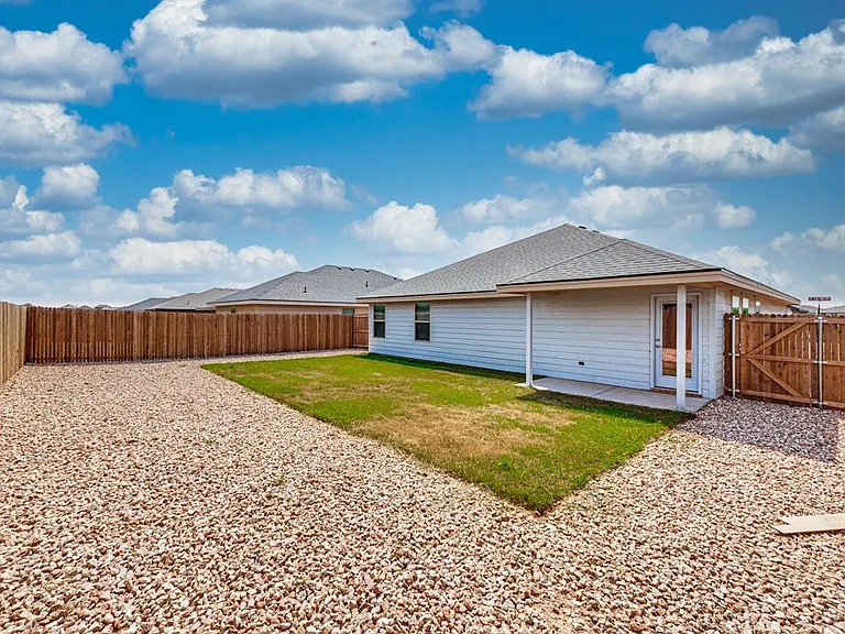 8205 E County Road 111 — Photo 16