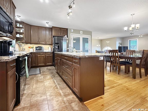 4th image of 828 Colonel Otter Drive