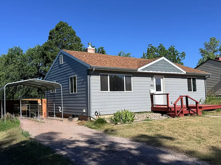 1113 Northeast Dr — Photo 2