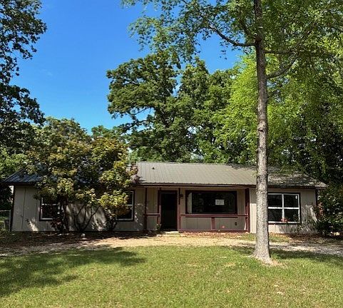 2nd image of 120 Pierce Dr