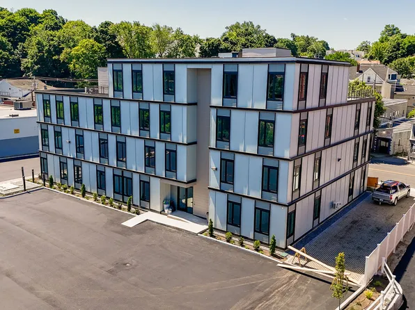 1 Lafayette Sq #102, Haverhill, MA 01832