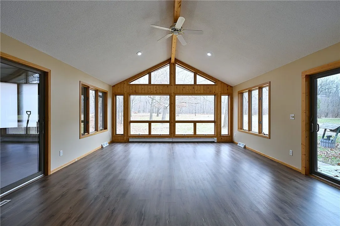 4 bed, 2788 sqft, $2,295 — Photo 4