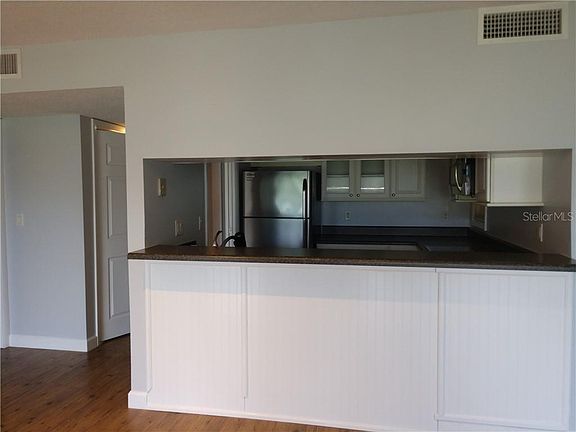 5th image of 1051 S Highland St #C