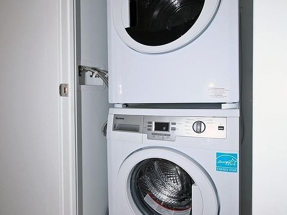 2nd image of 7 Grenville St #915