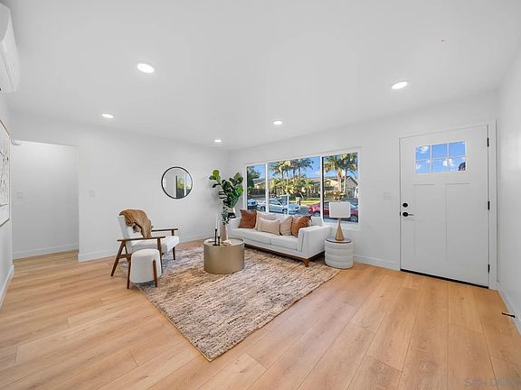 3rd image of 3843 La Colusa Dr