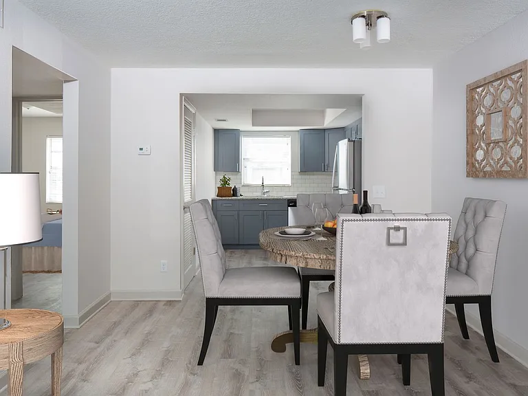 6829 S De Soto St — Photo 10