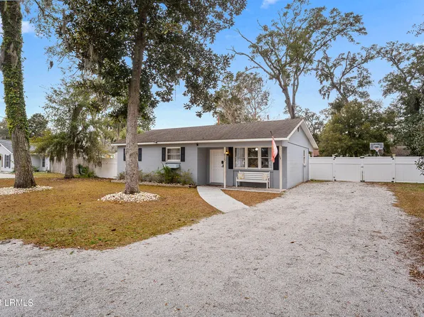 913 Belleview Cir W, Beaufort, SC 29902
