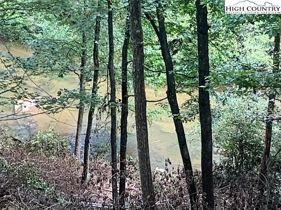 3rd image of 511 Little River Drive
