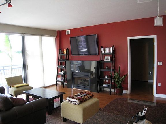 2nd image of 5 E 140th Ct