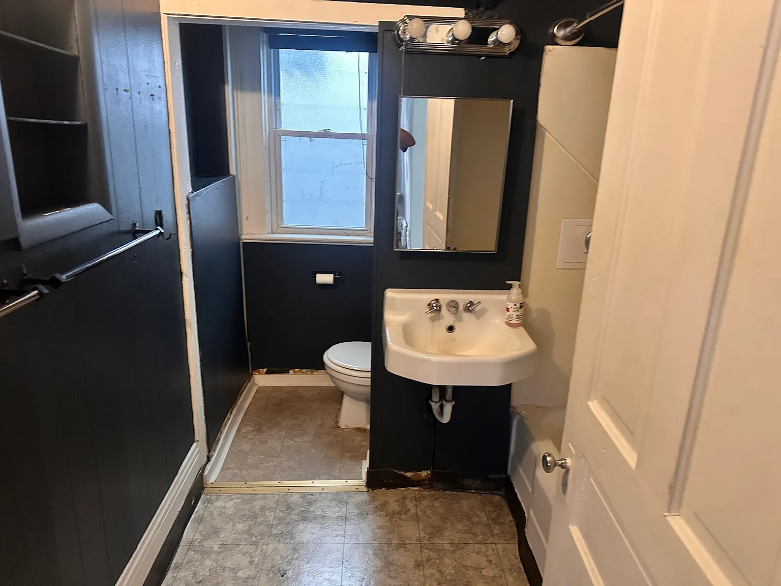2 bed, $1,075 — Photo 2