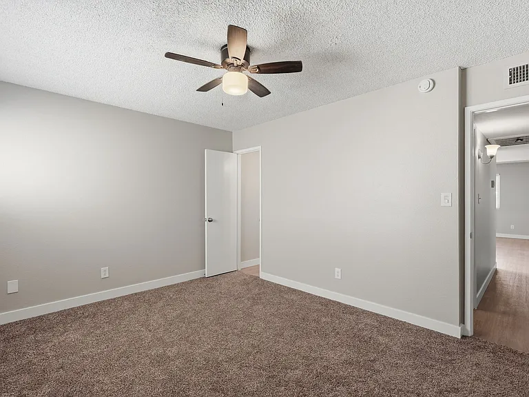 1867 E Alameda Dr — Photo 22