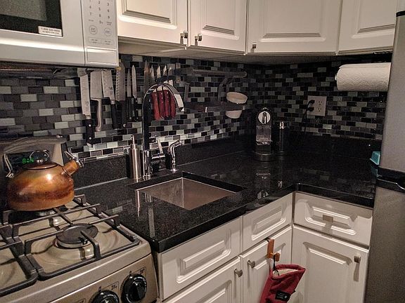 5th image of 240 E 35th St APT 9E