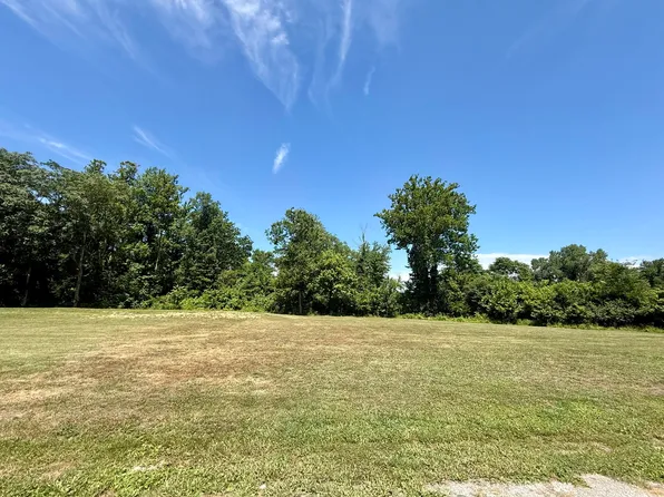 400 Meadowbrook Rd, Mount Vernon, IL 62864