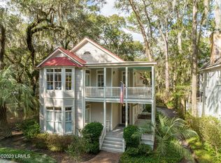 34 Newpoint Rd, Beaufort, SC 29907