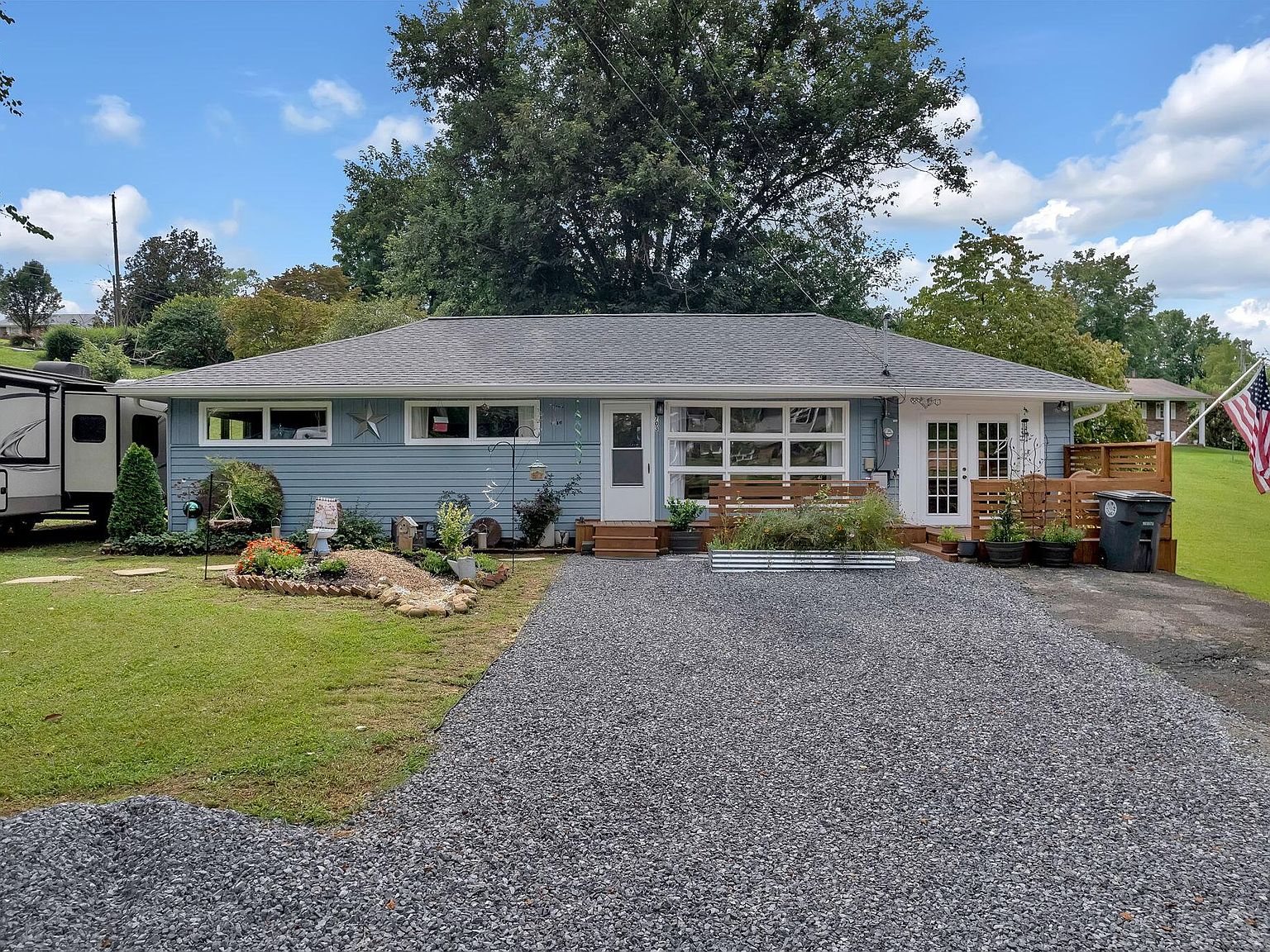 703 Hammond Ave, Mount Carmel, TN 37645 Zillow