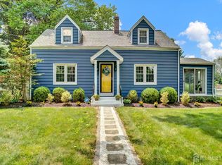 10 Shaw Dr, Kingston, NJ 08528