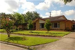 1st image of 4127 Breakwood Dr