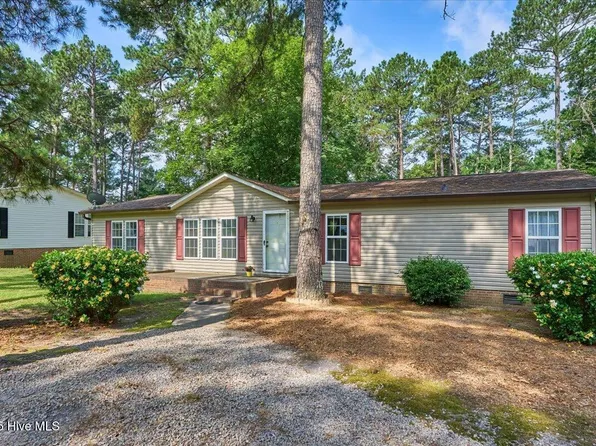 130 Pine Valley Lane, West End, NC 27376