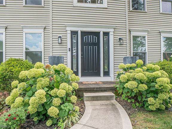 3rd image of 6526 Sugar Grove Cir NE