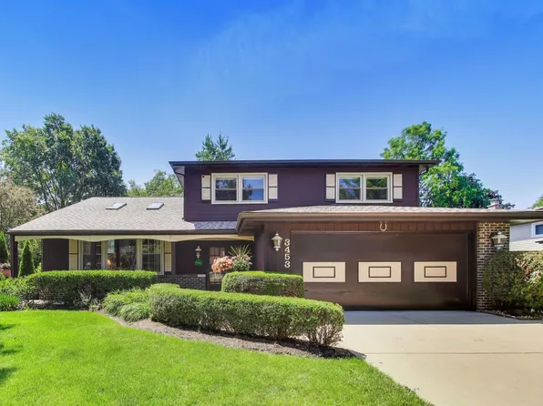 3453 River Falls Dr, Northbrook, IL 60062