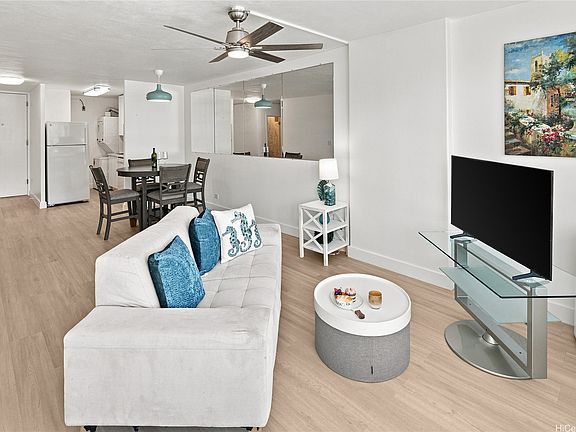 4th image of 435 Seaside Ave APT 701