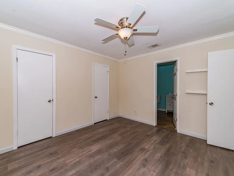 8110 Scottshill — Photo 14