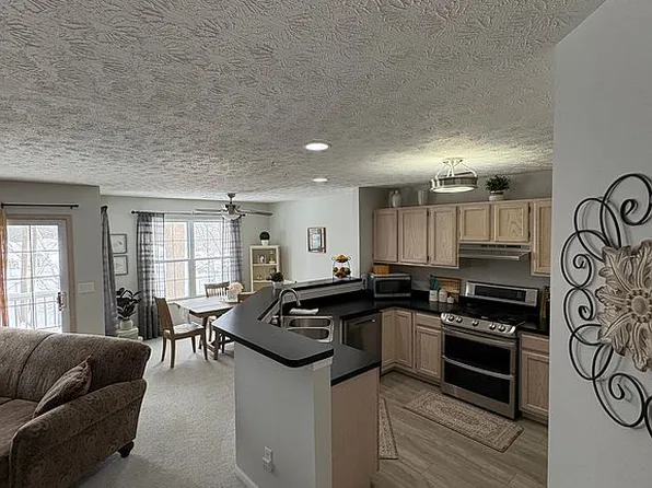 630 Tollis Pkwy, Broadview Heights, OH 44147