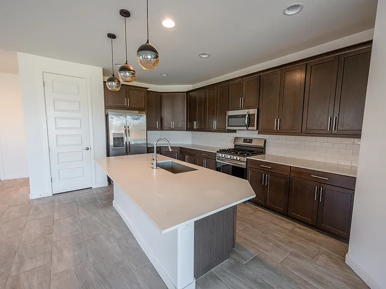 6910 S 12th Pl — Photo 8