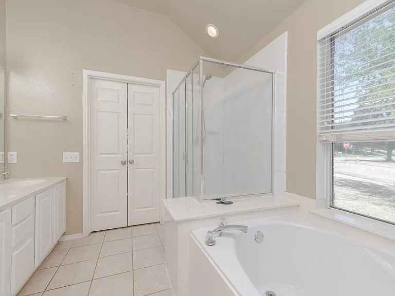 1296 Calistoga Dr — Photo 11