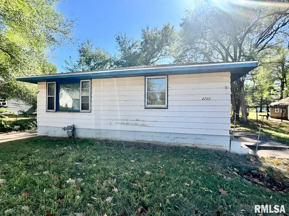 2722 W Marquette St, Peoria, IL 61605