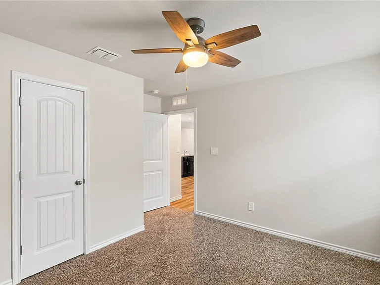7621 Cowboy Trail Ln — Photo 17