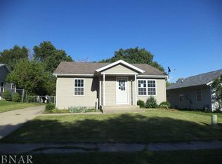 8 Partner Pl, Bloomington, IL 61701