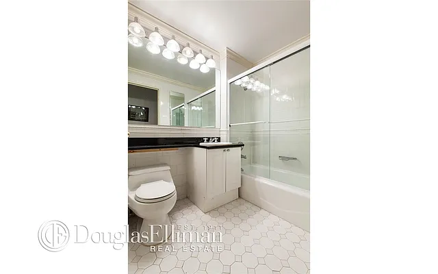 Rented by Douglas Elliman | media 15