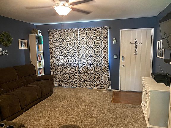 3rd image of 2516 W Marian Ct