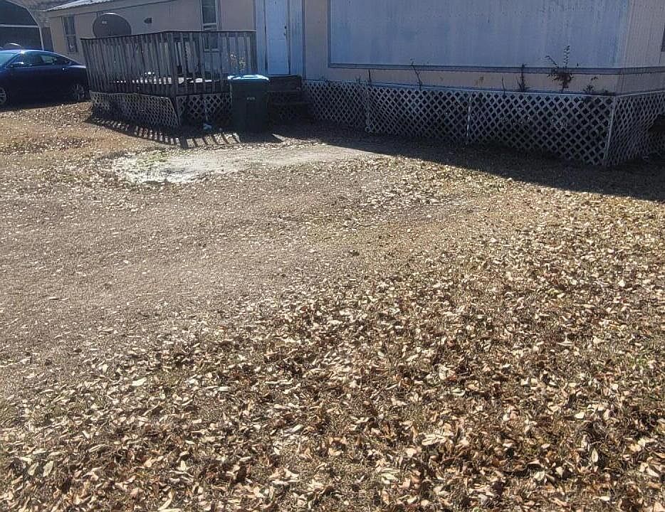 1st image of 822 Caro St