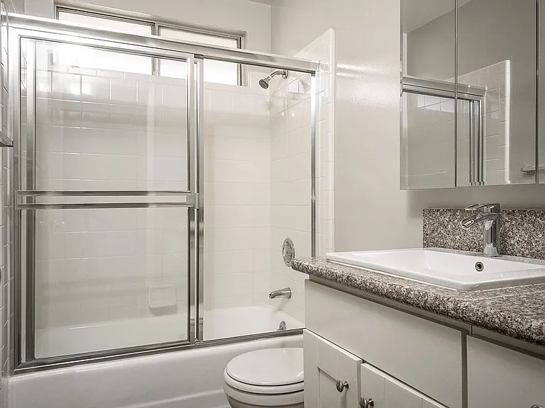 631 E Verdugo Ave — Photo 17