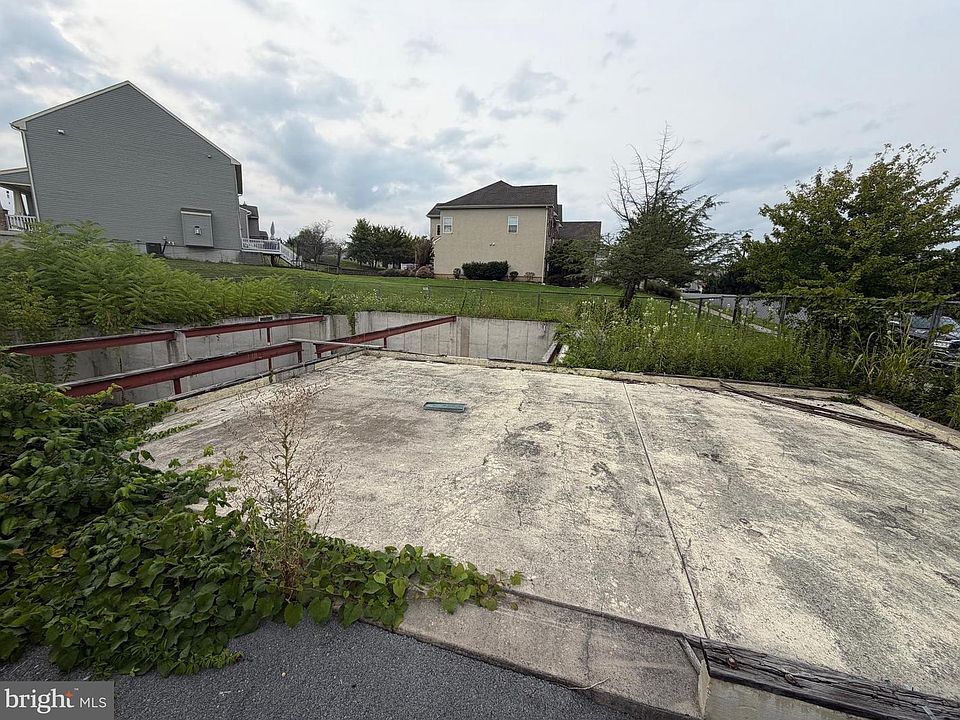 1st image of 512 Creekside Blvd