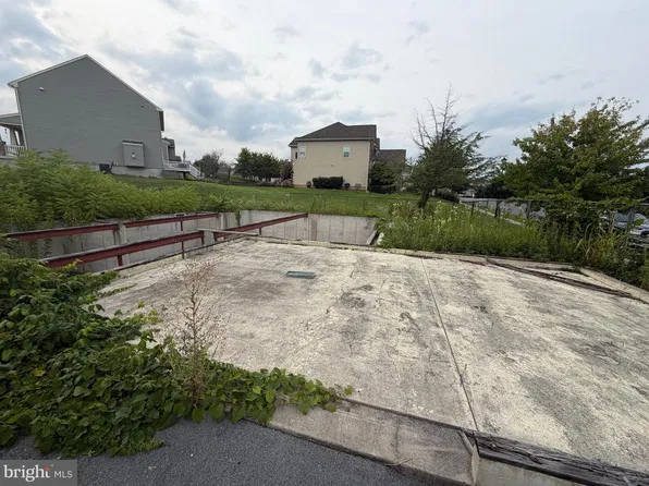 512 Creekside Blvd, Waynesboro, PA 17268