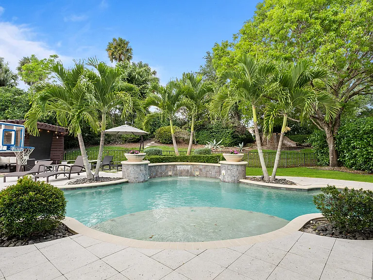 9521 Eden Mnr — Photo 42