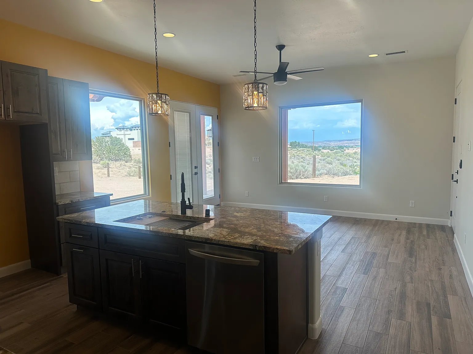 2 bed, 1200 sqft, $1,800 — Photo 4